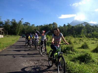 Wisata sepeda di Kaliadem Merapi
